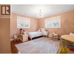 32 Lynnwood DRIVE - 30