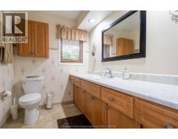 7733 Queens LINE - 16