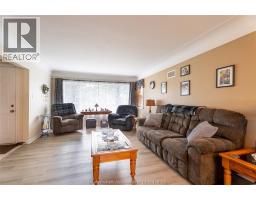 7733 Queens LINE - 4