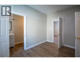 31 Adelaide STREET North - 13