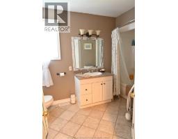 5 Bernard AVENUE East - 14