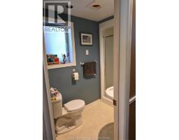 5 Bernard AVENUE East - 18