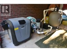 5 Bernard AVENUE East - 24