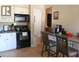 5 Bernard AVENUE East - 7