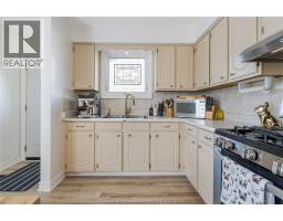 44 ROSSINI CRESCENT - 12