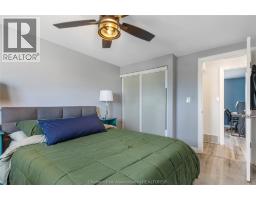 44 ROSSINI CRESCENT - 15