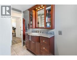 44 ROSSINI CRESCENT - 17