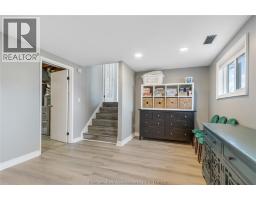 44 ROSSINI CRESCENT - 22