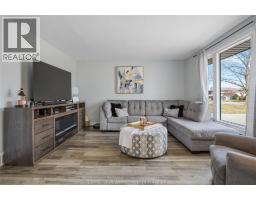 44 ROSSINI CRESCENT - 7