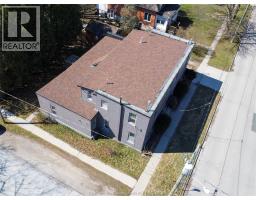 195 SYDENHAM STREET - 32