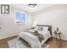 108 BLOOMINGTON WAY - 33