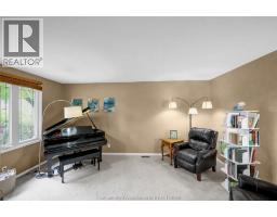76 THORNHILL CRESCENT - 18