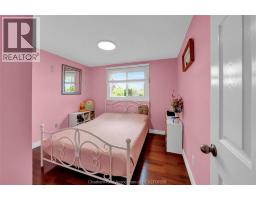 76 THORNHILL CRESCENT - 22