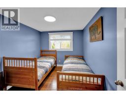 76 THORNHILL CRESCENT - 24