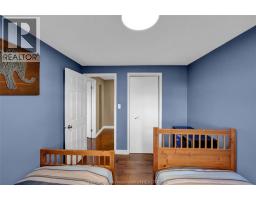 76 THORNHILL CRESCENT - 25