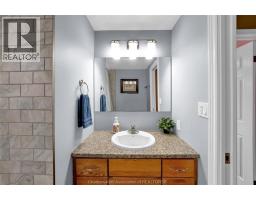 76 THORNHILL CRESCENT - 26