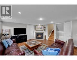 76 THORNHILL CRESCENT - 28