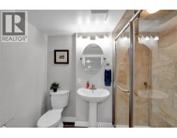 76 THORNHILL CRESCENT - 34