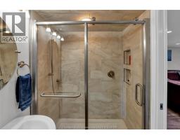 76 THORNHILL CRESCENT - 35