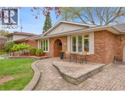 76 THORNHILL CRESCENT - 4