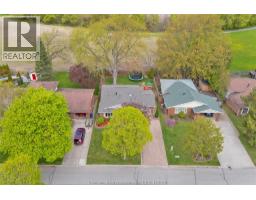 76 THORNHILL CRESCENT - 44