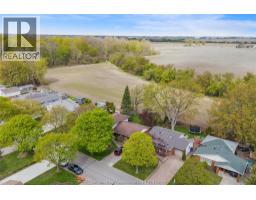 76 THORNHILL CRESCENT - 45