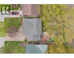 76 THORNHILL CRESCENT - 48