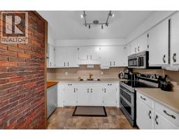 76 THORNHILL CRESCENT - 8