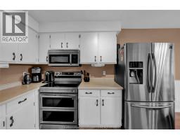 76 THORNHILL CRESCENT - 9