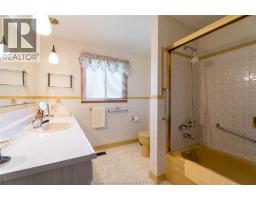 22 PEMBROKE CRESCENT - 22