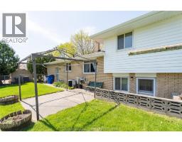 22 PEMBROKE CRESCENT - 36