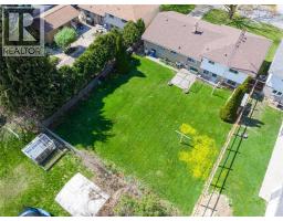 22 PEMBROKE CRESCENT - 41