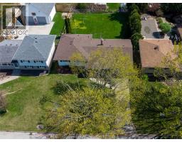 22 PEMBROKE CRESCENT - 44