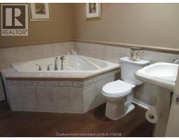 8 CHRISTINA PLACE - 25