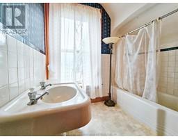 7883 TALBOT TRAIL - 32