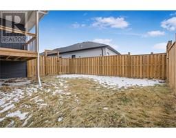 150 Moonstone CRESCENT - 39