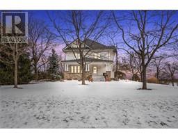 243 Chatham STREET South - 1