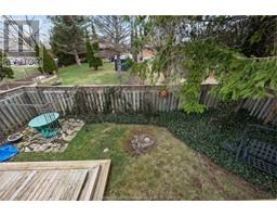 38 FIELDSTONE PLACE - 42