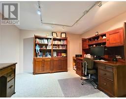 85 LYNNWOOD DRIVE - 25