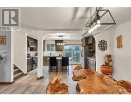 12 DONALDA DRIVE - 15