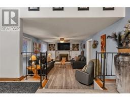 12 DONALDA DRIVE - 18