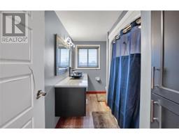 12 DONALDA DRIVE - 35