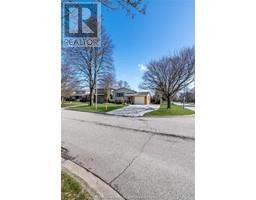 35 Monarch DRIVE - 43