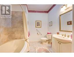 48 Charles CRESCENT - 16