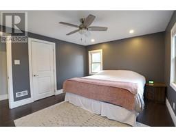 16 Buckingham AVENUE - 26
