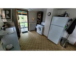 821/823 Elizabeth STREET - 3