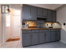 591 King STREET West - 25