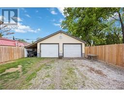 555 Confederation STREET - 36