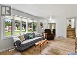 17 Garry AVENUE - 23