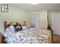 17 Garry AVENUE - 35